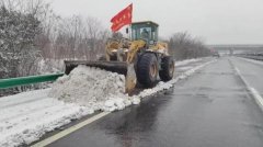 高速鐘祥段的冰封道路全部搶通滯留車輛全部疏散