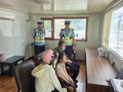 扎實推進一盔一帶安全守護行動預防和減少道路交通事故的發生