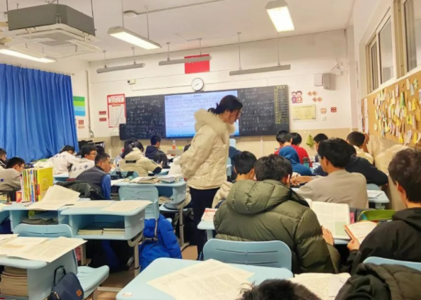 一線教師一起開展教育規(guī)劃與施行